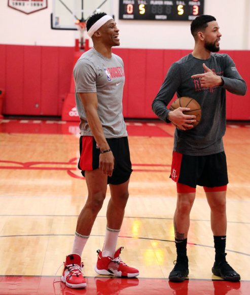 形与拉扯空 形与拉扯空