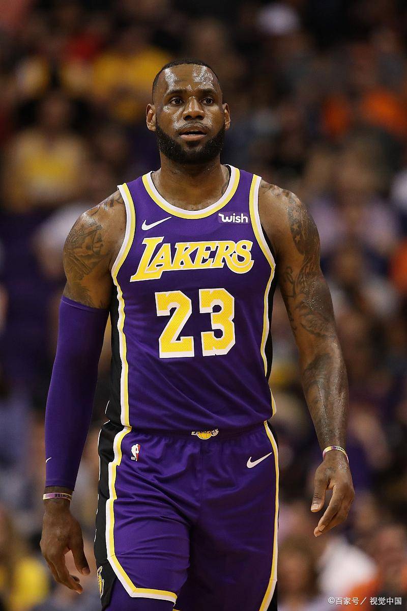 当聚光灯照 当聚光灯照