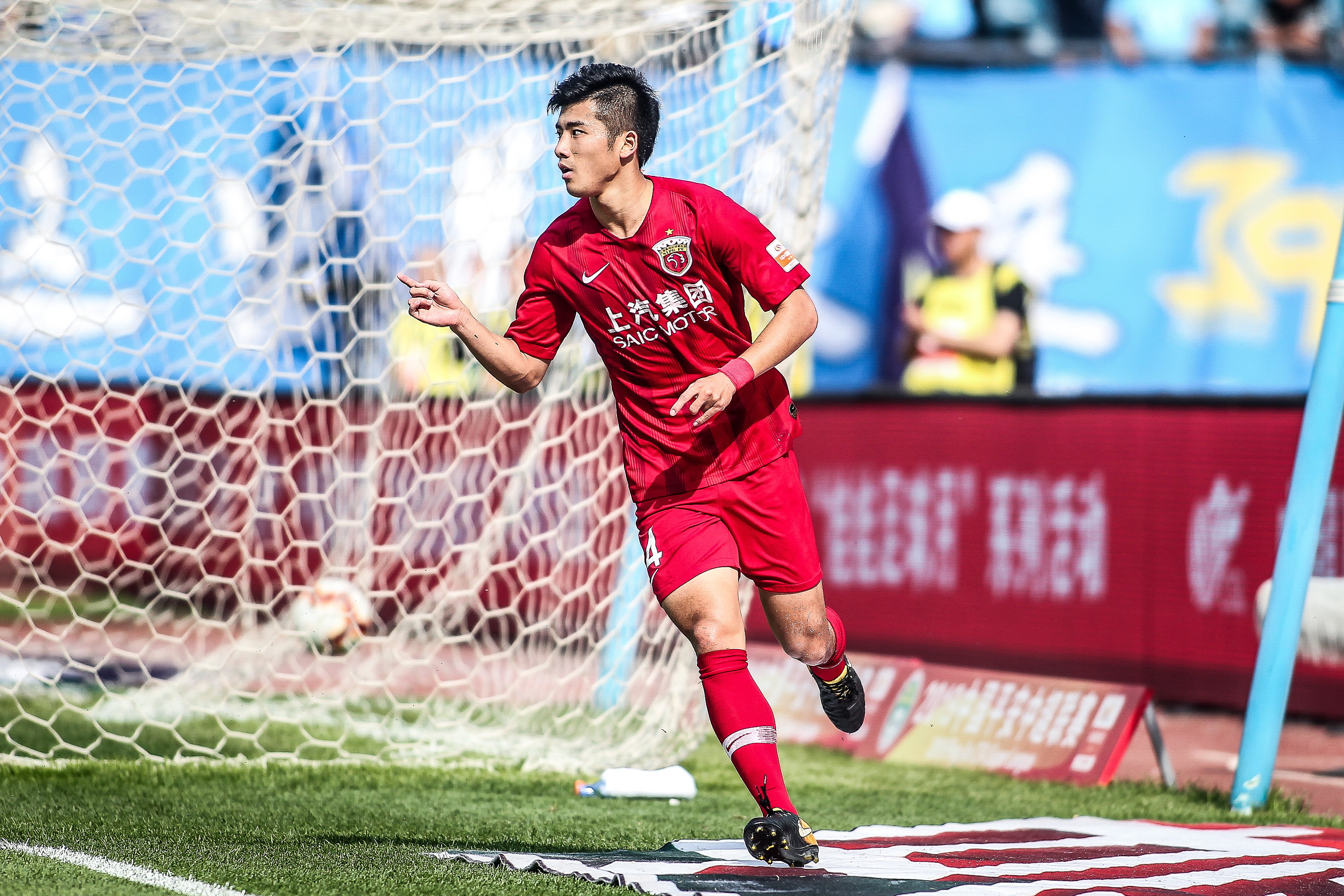 善用边路换 善用边路换