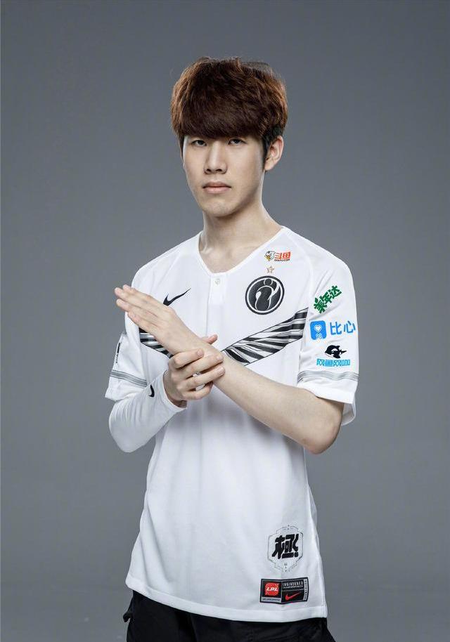 向的往往是 向的往往是